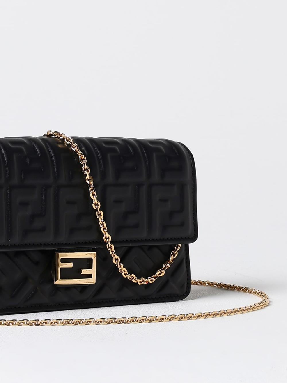 Giglio Borsa wallet Fendi in nappa con monogram FF all over Novità