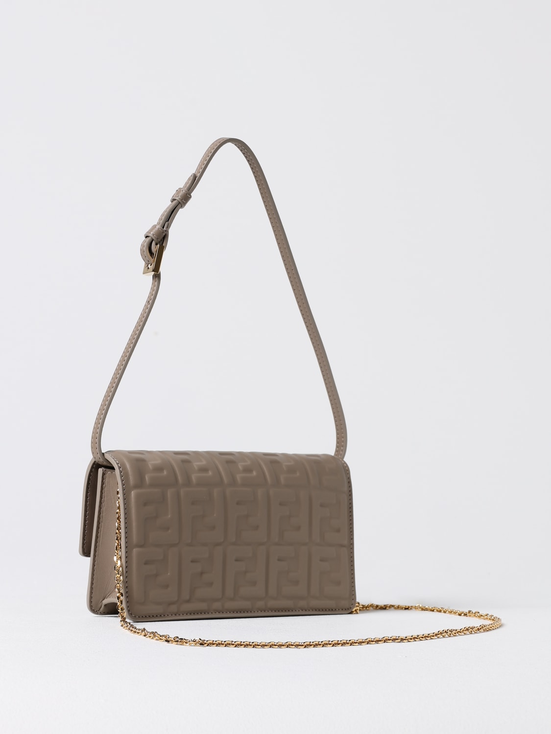 Giglio Borsa wallet Fendi in nappa con monogram FF all over Sconto
