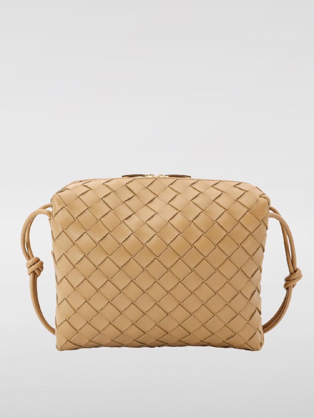 Giglio Borsa Loop Camera Bag Bottega Veneta in nappa intrecciata In Vendita