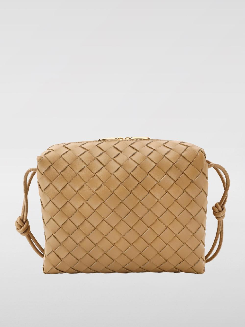 Giglio Borsa Loop Camera Bag Bottega Veneta in nappa intrecciata In Vendita