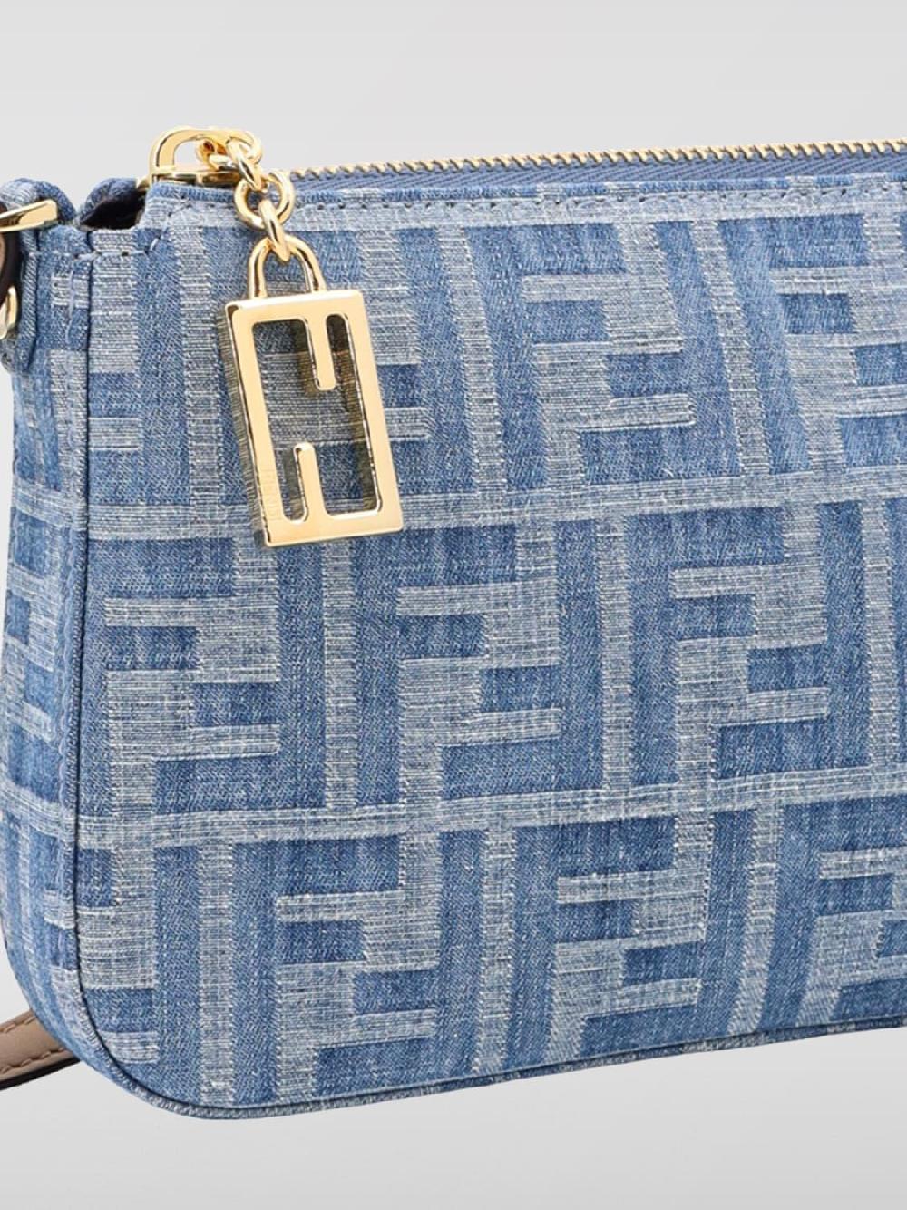 Giglio Pouch Baguette Fendi in denim con monogram FF jacquard 2025