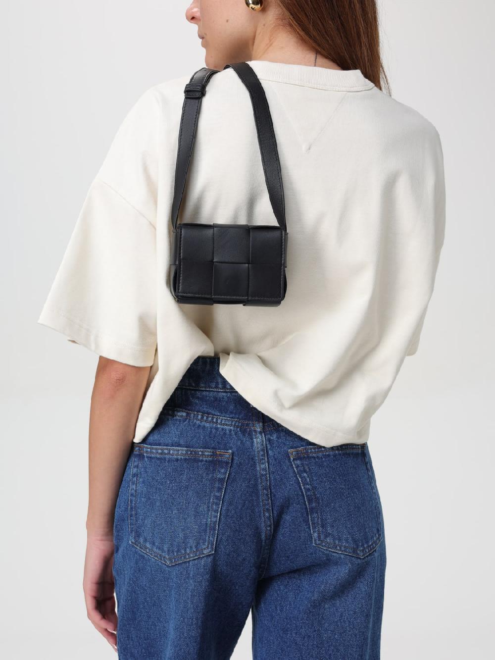 Giglio Borsa Cassette Bottega Veneta in pelle intrecciata In Linea