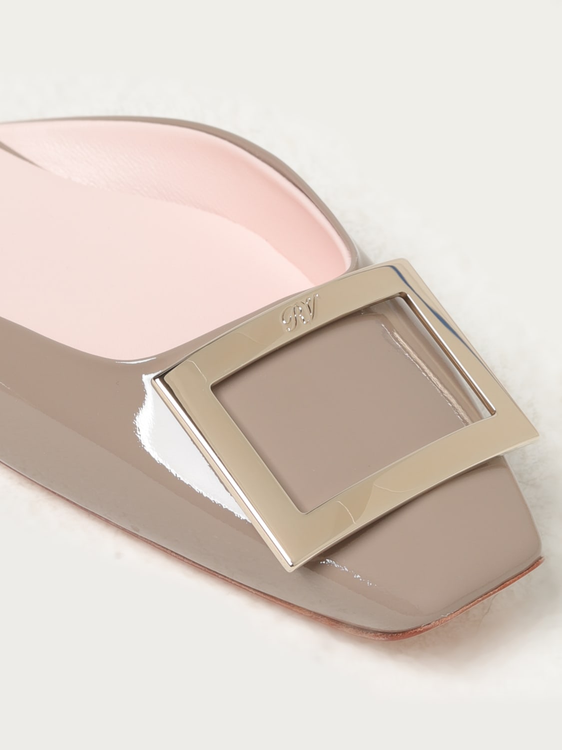 Giglio Ballerina Roger Vivier in vernice con fibbia decorativa Sottocosto