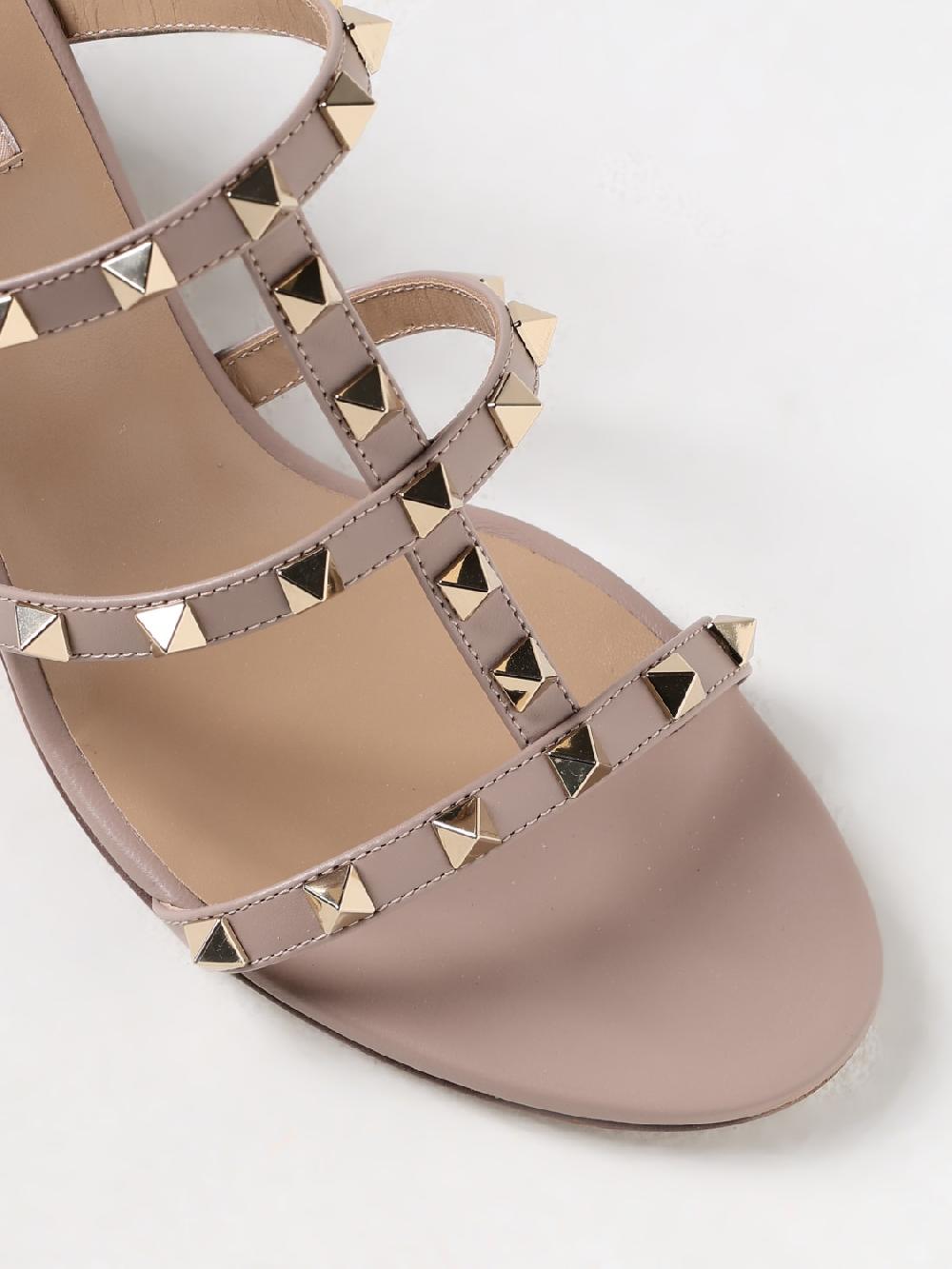 Giglio Sandalo Rockstud Valentino Garavani in nappa Convenienza
