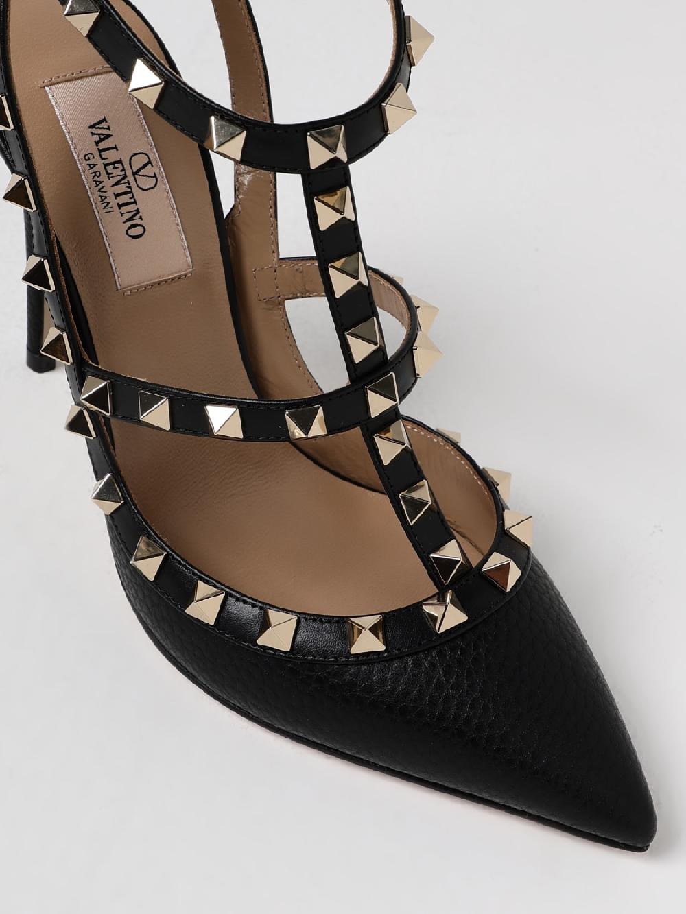 Giglio Pump Rockstud Valentino Garavani in pelle a grana Offerta