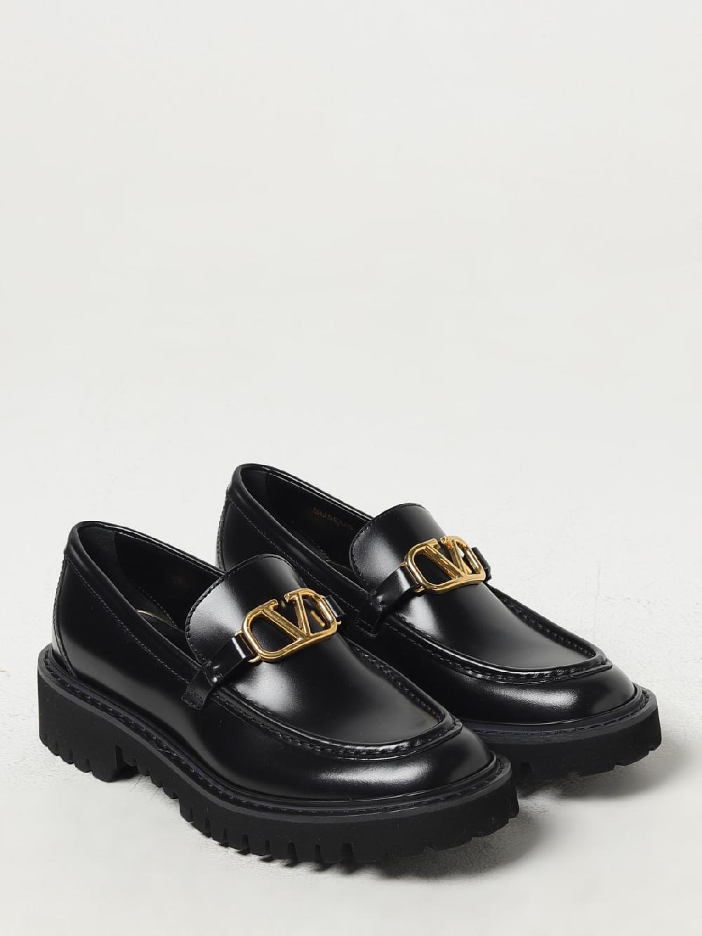 Giglio Mocassino VLogo Signature Valentino Garavani in pelle spazzolata In Vendita