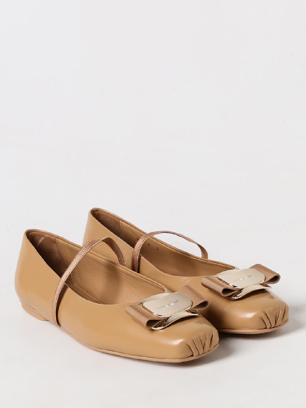 Giglio Ballerina Ferragamo in pelle con fiocco Vara Smaltimento dello stoccaggio