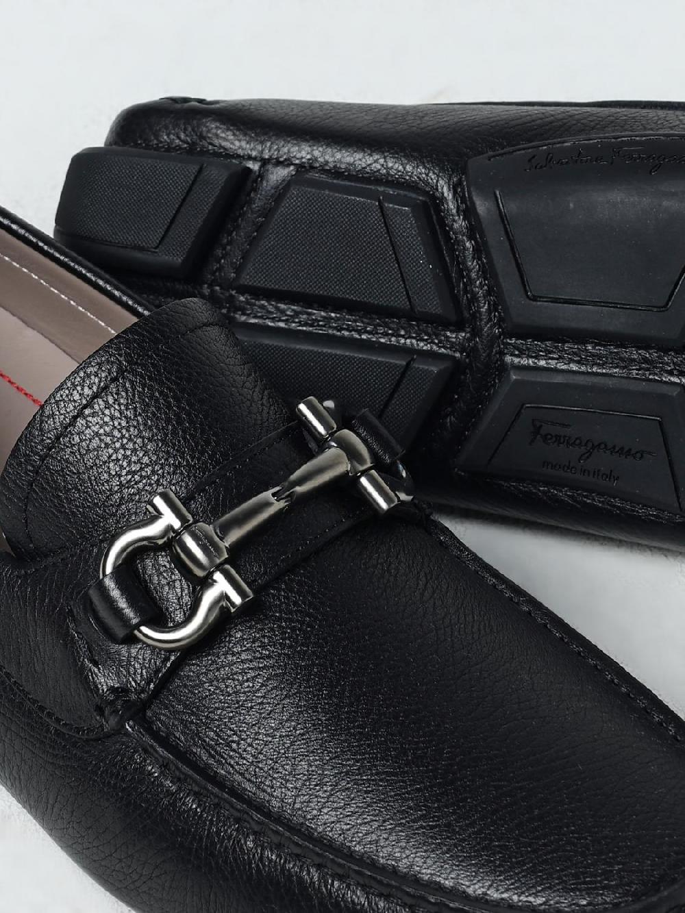 Giglio Mocassino Ferragamo in pelle a grana Sostegno trimestrale