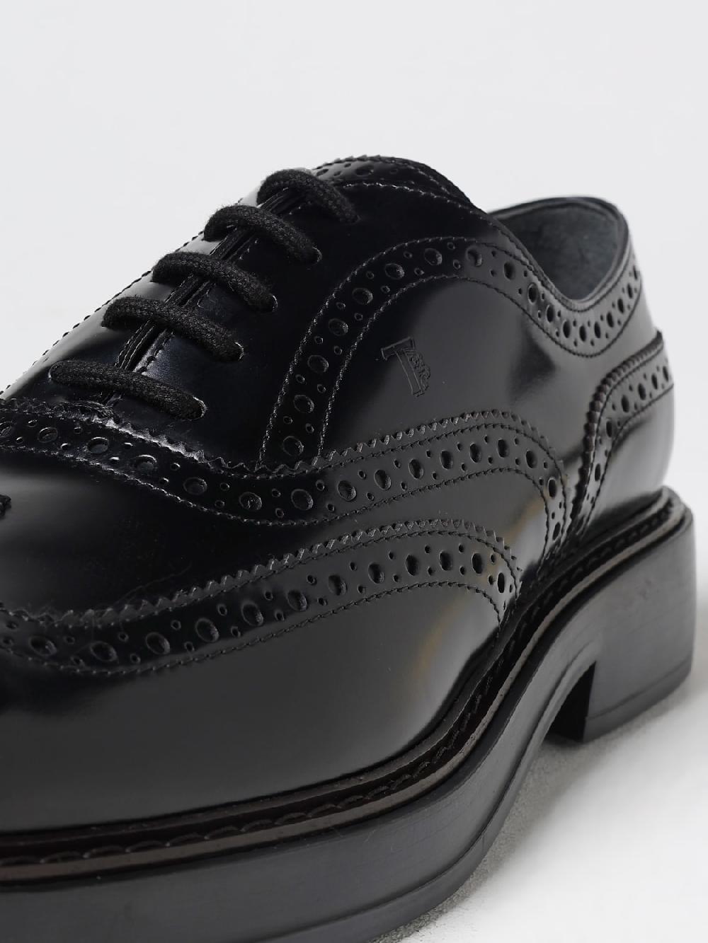 Giglio Derby Tod's in pelle spazzolata con motivo brogue Soddisfazione Garantita